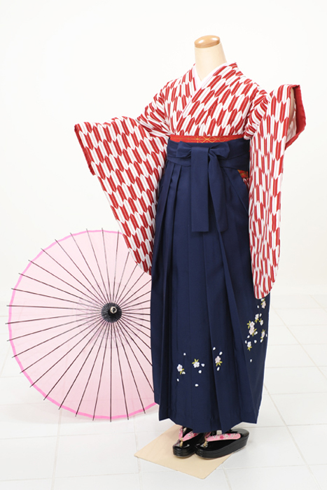 振袖、長襦袢セット　赤紫色　ツバキの花　フォトスタジオ使用品 振袖、長襦袢セット 赤紫色 ツバキの花 フォトスタジオ使用品